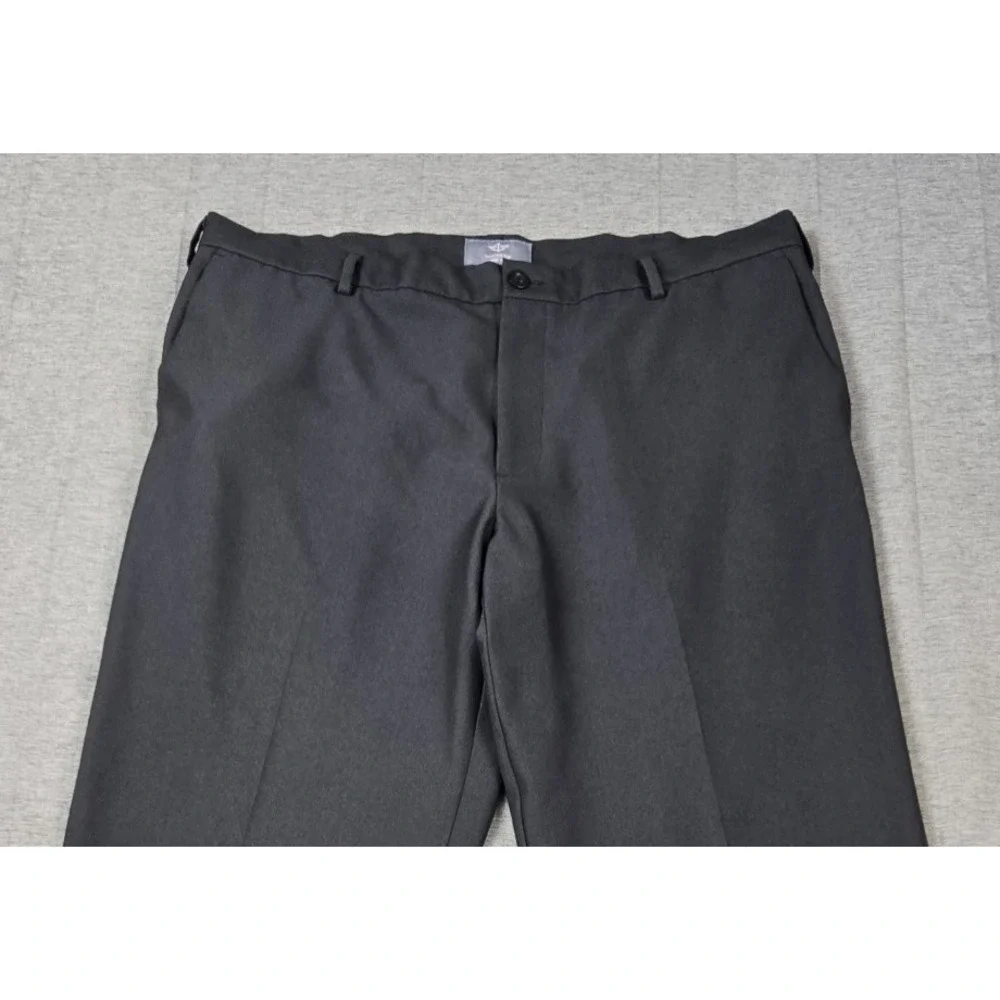 Docker's D2 Men's Straight Fit Flat Front Slash Pockets Casual Pants‎ 40